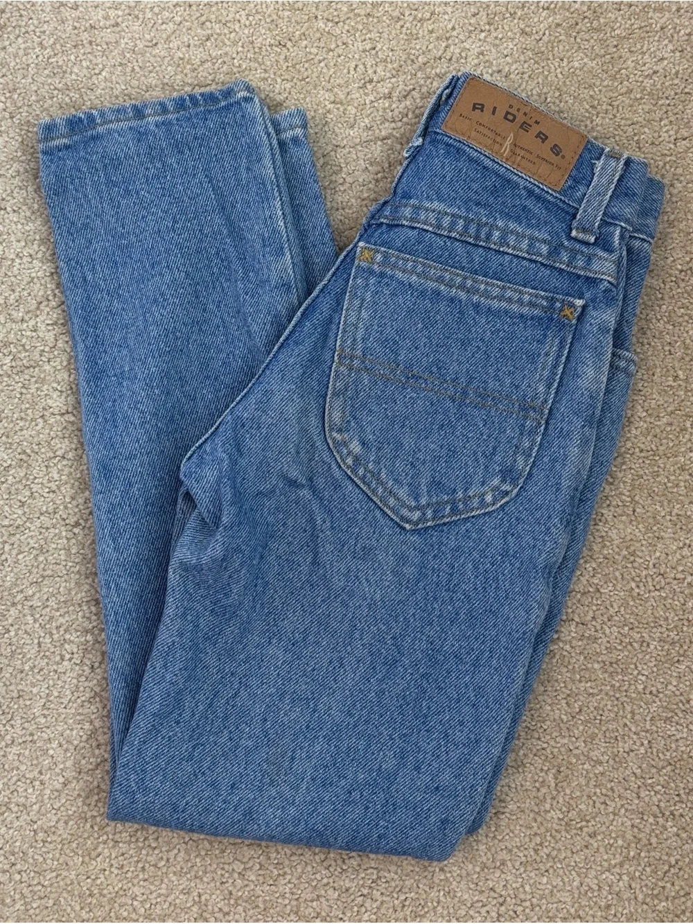 Vintage youth Lee Riders high-waisted medium-wash denim jeans size 8 Slim